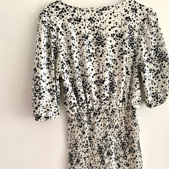 Medium Con Dress - Size Medium - Picture 2 of 2